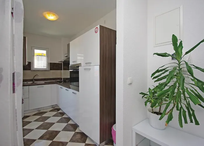 Apartament Two-bedroom With Sea View 06