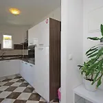 Apartament Two-bedroom With Sea View 06
