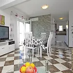 Apartament Two-bedroom With Sea View 06