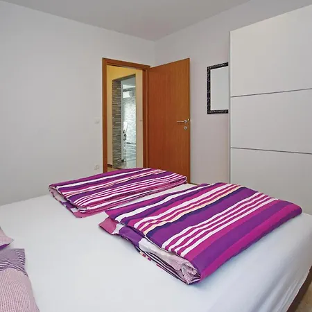 Apartment Two-bedroom With Sea View 06