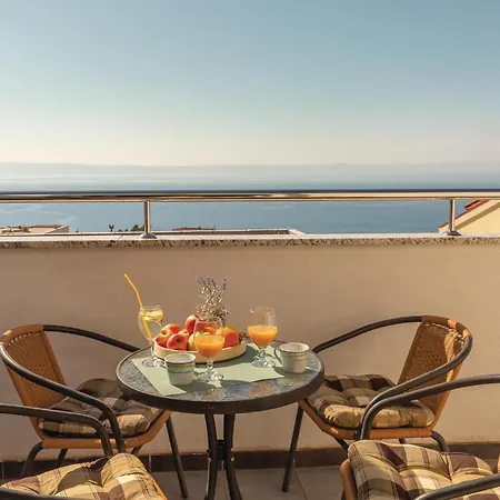 Apartment Two-bedroom With Sea View 06 Makarska