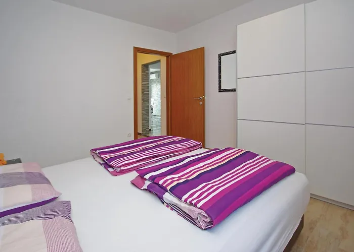 Apartment Two-bedroom With Sea View 06