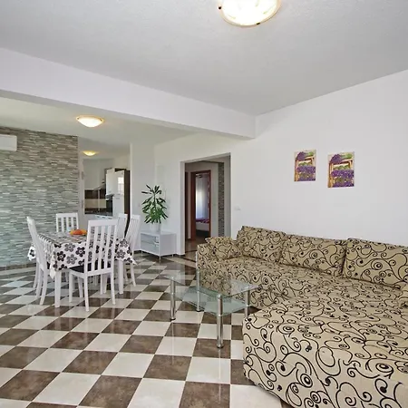 Two-bedroom With Sea View 06 Makarská